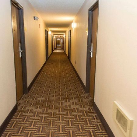 Hotel Super 8 By Wyndham Concordia Zewnętrze zdjęcie