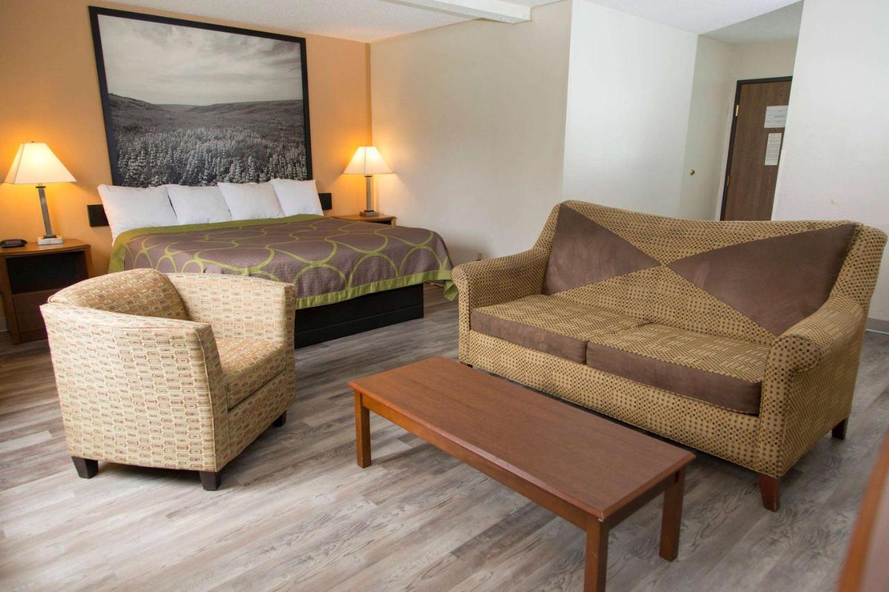 Hotel Super 8 By Wyndham Concordia Zewnętrze zdjęcie